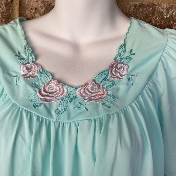 shadowline Other - Shadowline Nightgown Roses Size Small Vintage